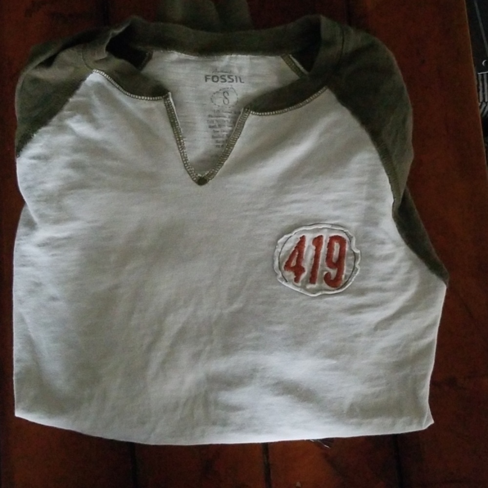 Mens moto fossil vneck tshirt